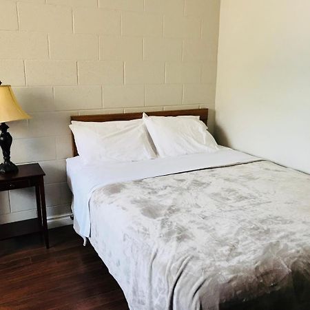 Manitou Motor Inn Экстерьер фото
